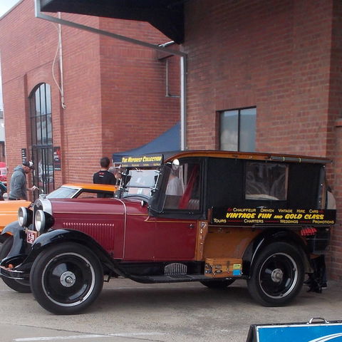 Vintage Fun Hire Cars - Winery Find 0