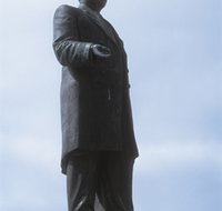 Piesse Memorial Statue - Winery Find