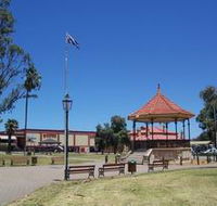 Gladstone Square - Winery Find