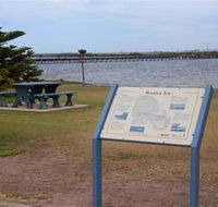 Port Broughton Historic Walking Trail - Winery Find