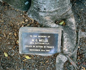 Eumundi War Memorial - Winery Find 0