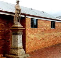 Westbrook War Memorial - Winery Find