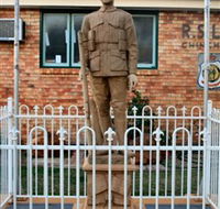 Soldier Statue Memorial Chinchilla - Winery Find