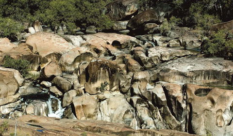 Macintyre Falls Lookout - Winery Find 2