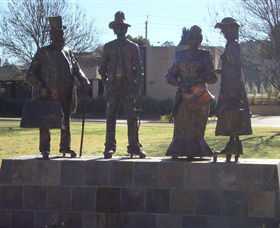 Dad, Dave, Mum And Mabel - Winery Find 3