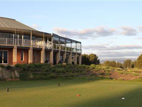 Glenelg Golf Club And Pinehill Bistro - Winery Find 2