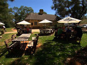 Overland Corner Hotel - Winery Find 3