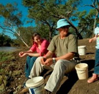 Charleville - Bakers Bend Warrego River Fishing Spot - Winery Find