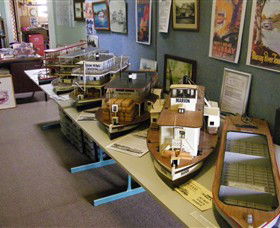 Wentworth Model Paddlesteamer Display - Winery Find 1
