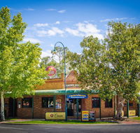Crown Hotel Wentworth - Winery Find