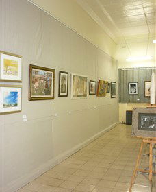 Outback Arts Gallery - Winery Find 0