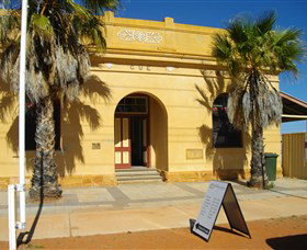 Golden Outback WA Winery Find