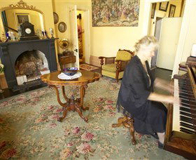 Jerilderie Historic Residence - Historic Home And Gardens - Winery Find 3