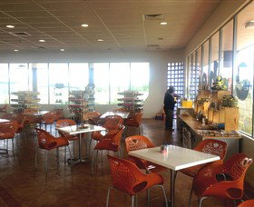 McFeeters Motor Museum And Visitor Information Centre - Winery Find 4