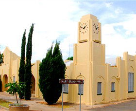 Moree Heritage And Art Deco Guided Walk - Winery Find 1