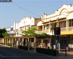 Moree Heritage And Art Deco Guided Walk - Winery Find 3