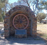 Jindera Pioneer Cairn - Winery Find