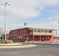 Kellys Rugby Hotel and Bottle Shop - Winery Find