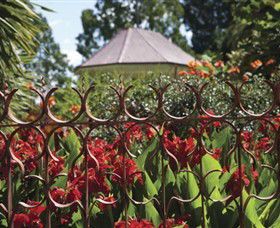 Albury Botanic Gardens - Winery Find 6
