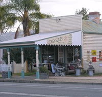 Lady Gails Bookshop and Curios - Winery Find