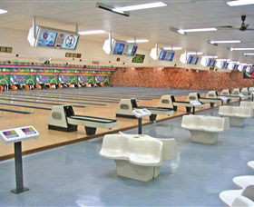 Bateau Bay Ten Pin Bowl - Winery Find 0