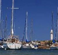 Wollongong and Harbour Lighthouse - Winery Find