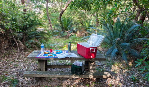 Broadwater Beach Picnic Area - Winery Find 0