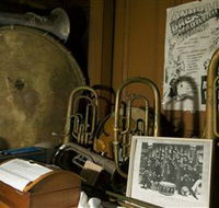 Waratah Courthouse Museum - Winery Find