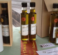 Cradle Coast Farmers Market - Winery Find