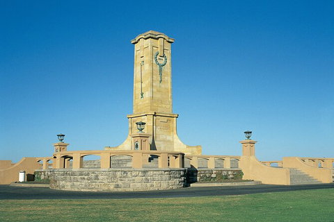 Full-Day Penguin Island & Fremantle Town - Winery Find 3
