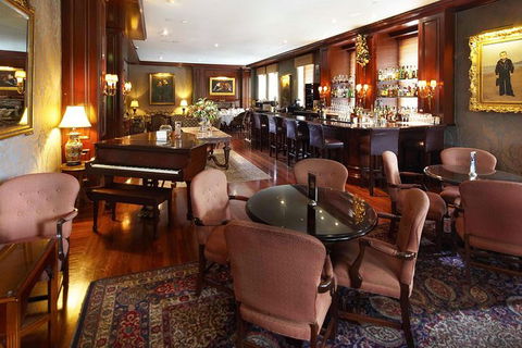 Skip The Line: The Gentleman Magician At Sir Stamford At Circular Quay Ticket - Winery Find 1