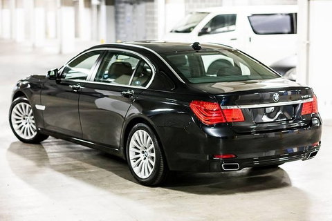 Family Sydney Airport Arrival Transfer - Winery Find 1