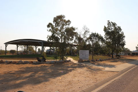 Longreach Skate Park - Winery Find 0