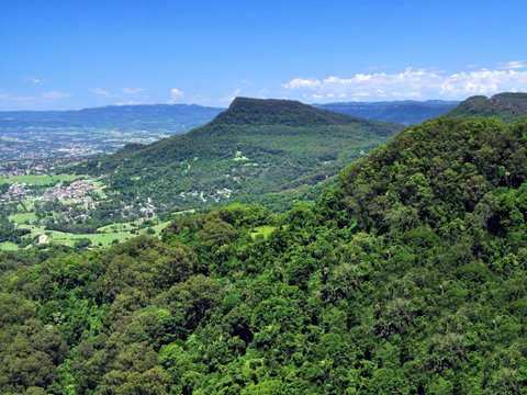 Mount Kembla Lookout - Winery Find 0