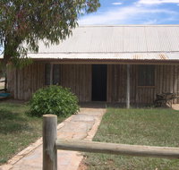 Early Settlers Cottage Solly's Hut - Winery Find