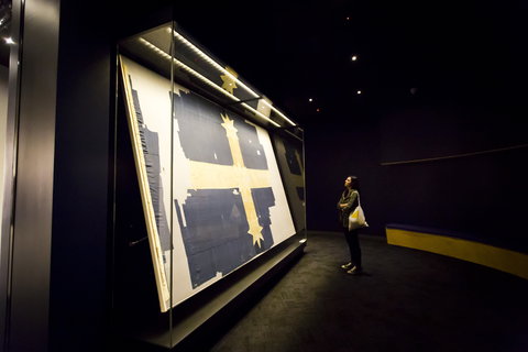 Eureka Centre Ballarat - Winery Find 0