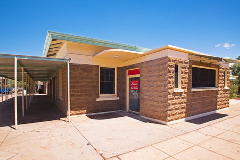 Former Alice Springs Telegraph Repeater Station And Post Office. - Winery Find 0