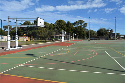 Cleve Sporting Facilities - Winery Find 0