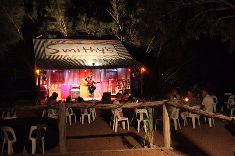 Smithy's Outback Dinner And Show - Winery Find 0