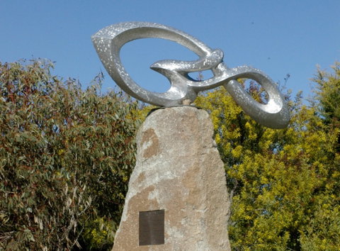 The Glen And Southern Cross Constellation Sculptures - Winery Find 0