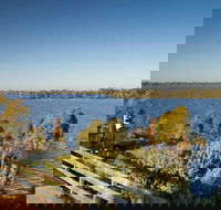 Yanga Lake Viewing Deck - Winery Find