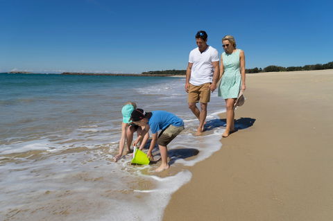 Blacksmiths Beach - Winery Find 0