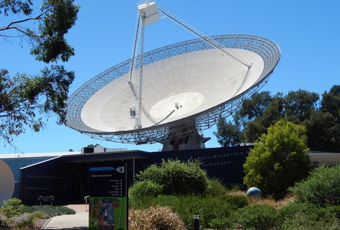 CSIRO Parkes Radio Telescope Visitor Centre - Winery Find 0