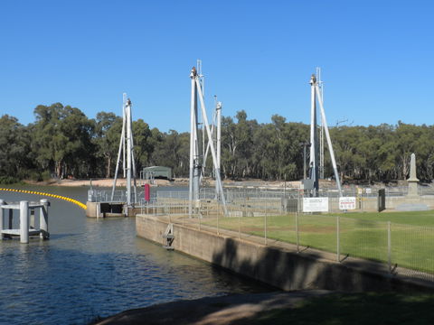 Lock 10 And Weir - Winery Find 0