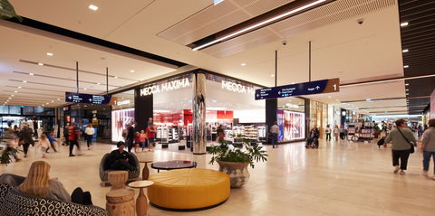 Stockland Green Hills Shopping Centre - Winery Find 0