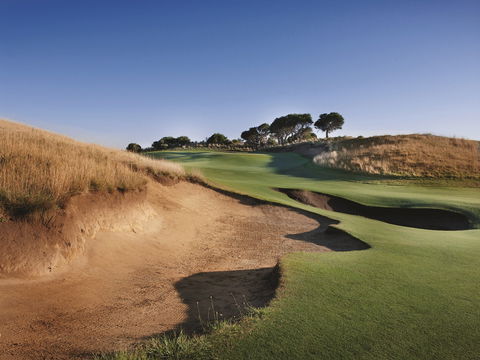 St Andrews Beach Golf Course - Winery Find 0