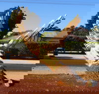 Loxton Tree sculptures - Winery Find