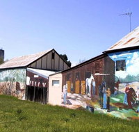 Mendooran Mural Town - Winery Find