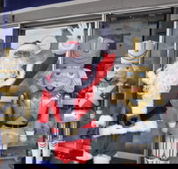 Mrs Claus and Santa - Winery Find