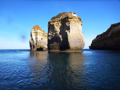 Twelve Apostles Marine National Park - Winery Find 1